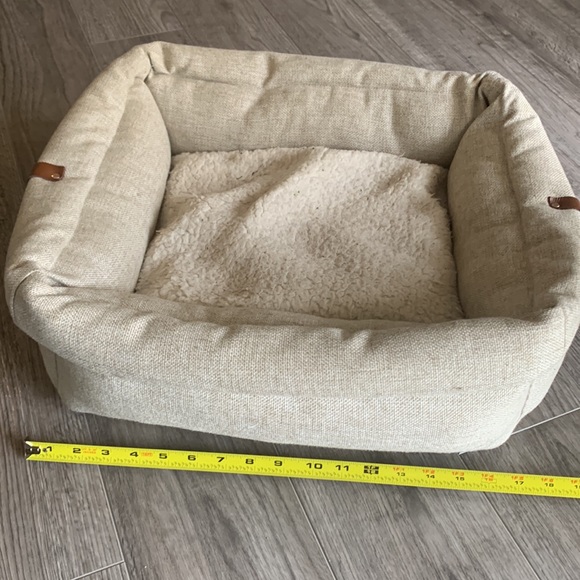 Small dog bed - Picture 2 of 4